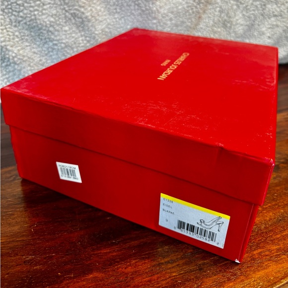 Charles Jourdan Paris black, patent leather stiletto heels. Size 9. - Picture 10 of 10